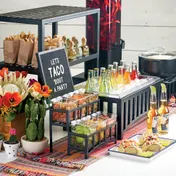 Cal-Mil 1365-12-13 Ice Display Housing, Bridge Style, 14" W x 22" D x 8.5" H, Clear Polycarbonate 2 image
