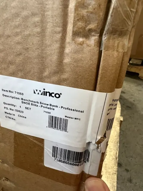Winco 71050 Snow Cone Machine with 500 lb/hr Capacity, Stainless Steel Construction, 635 Watts, 1700 RPM, 1/3 Hp - Open box