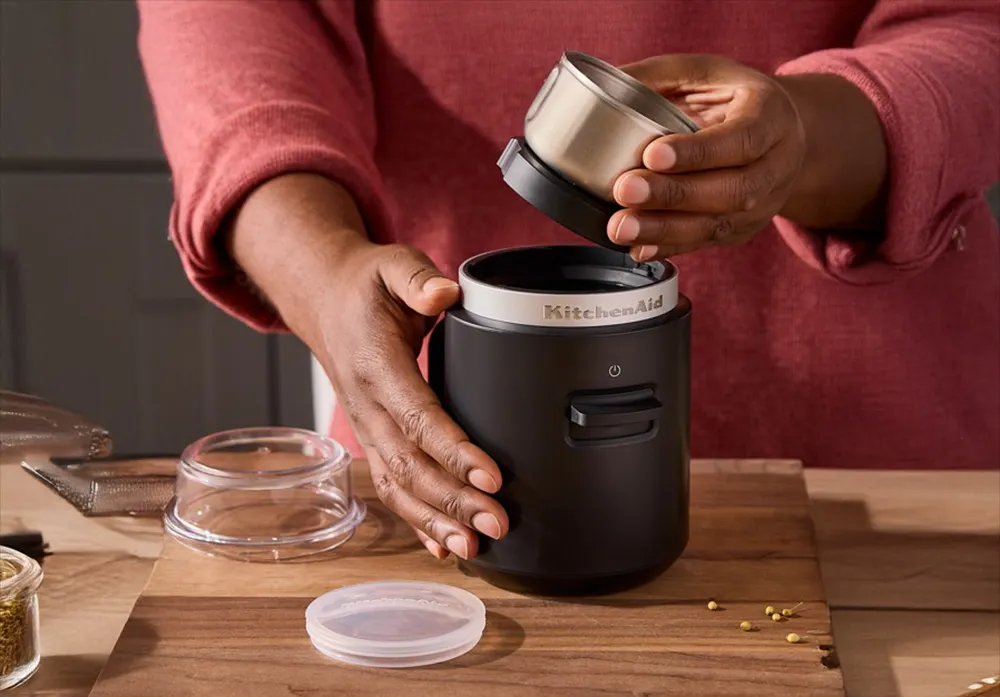 KBGR111BM Kitchenaid Go™ Cordless Blade Coffee Grinder, 4 oz / 12V - Black Matte / Battery Included