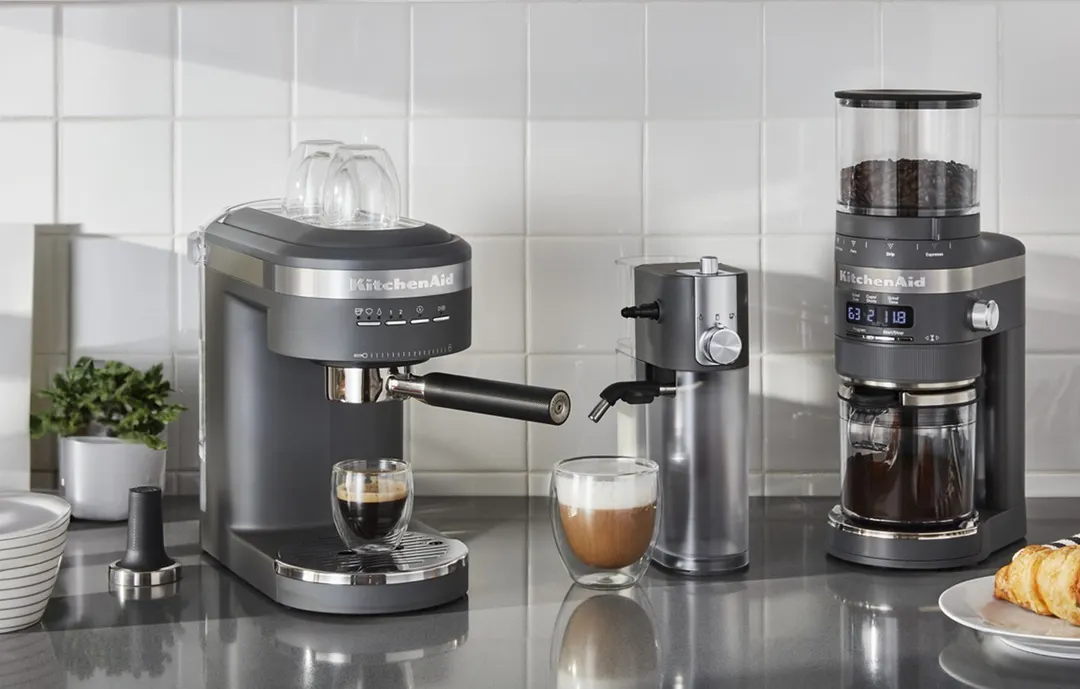 KitchenAid KES6403DG Espresso Cappuccino Machine w/ 1-Group,Semi-Automatic / 120V-1460 Watt - Grey