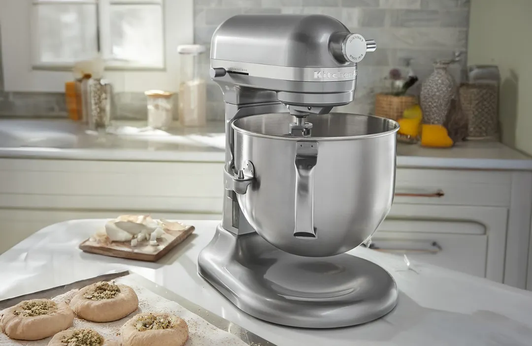 KitchenAid KSM70SKXXCU 7-qt Bowl-Lıft Stand Mixer, 11-Speed, Contour Silver