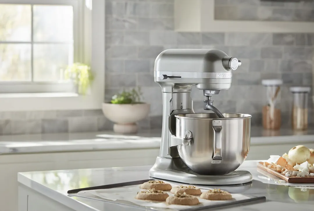 KitchenAid KSM70SKXXCU 7-qt Bowl-Lıft Stand Mixer, Contour Silver