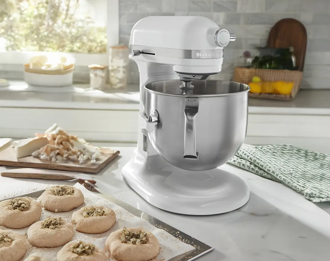 KitchenAid KSM70SKXXWH 7-qt Bowl-Lıft Stand Mixer, 11-Speed, White