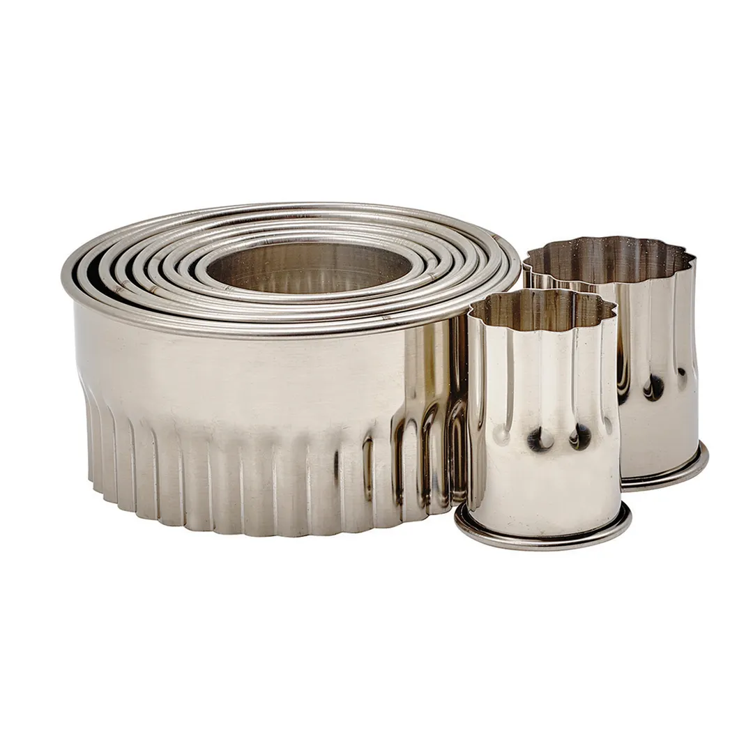 Winco CST-12 11-Piece Stainless Cookie Cutter Set, 1-3/8"-4" Dia., 2" H, Fluted, Container