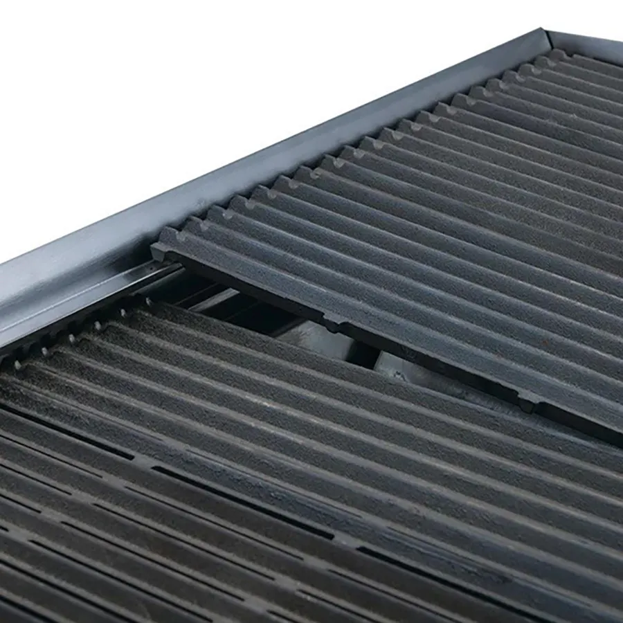 Dukers Appliance Co DCCB48 48" Countertop Gas Radiant Charbroiler, (4) Burners, 140.000 BTU
