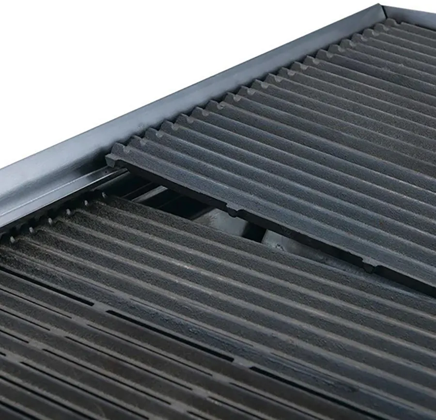Dukers Appliance Co DCRB36 36" Countertop Gas Radiant/Lava Rock Charbroiler, 105.000 BTU