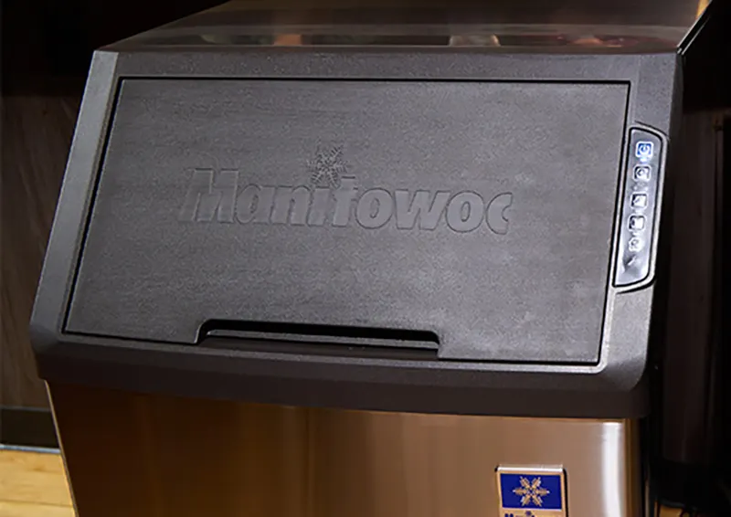 Manitowoc UYF0140A 26" Air Cooled Half Cube 137 lb NEO Undercounter Ice Maker w/ 90 lb Bin