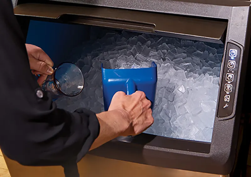 Manitowoc UYF0140A 26" Air Cooled Half Cube 137 lb NEO Undercounter Ice Maker w/ 90 lb Bin