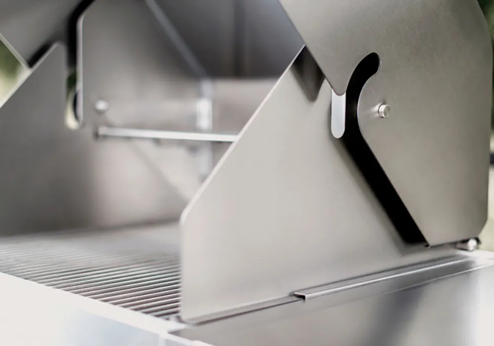 Crown Verity CV-MCB-30PRO-NG 30" Professional Series Natural Gas Outdoor Grill/Charbroiler