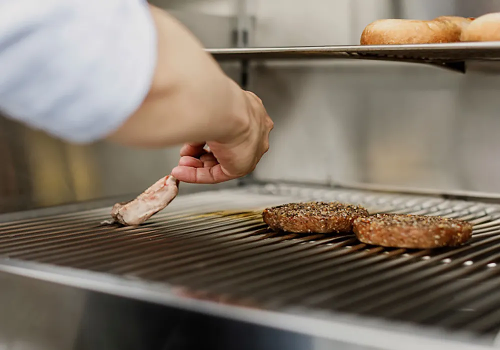 Crown Verity CV-MCB-30PRO 30" Professional Series LP Gas Outdoor Grill/Charbroiler, 64.500 BTU