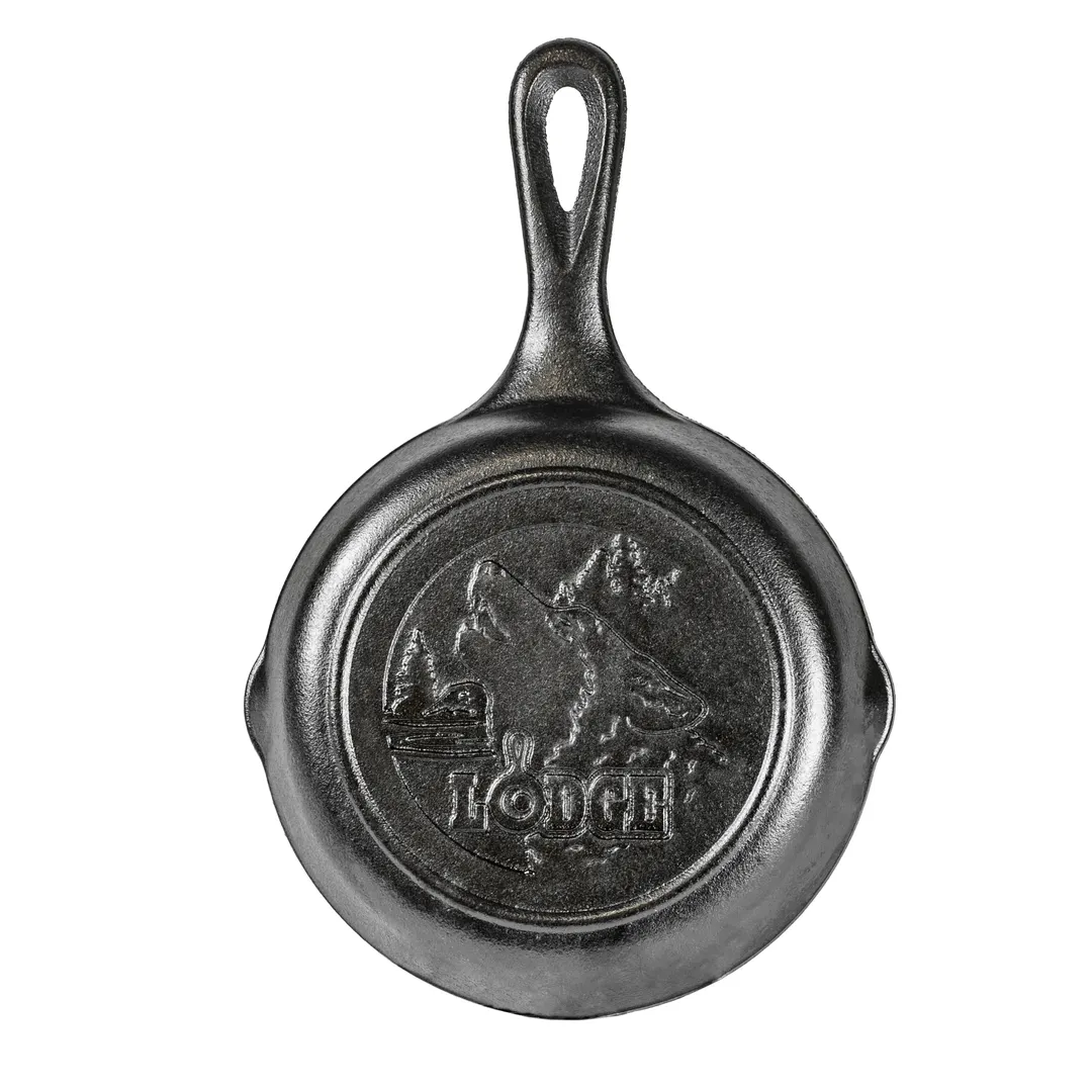 Lodge L3SKWLWF Wildlife Series Skillet, 6-11/16" Dia. 1-3/8" H, Cast Iron, Induction, Wolf Scene