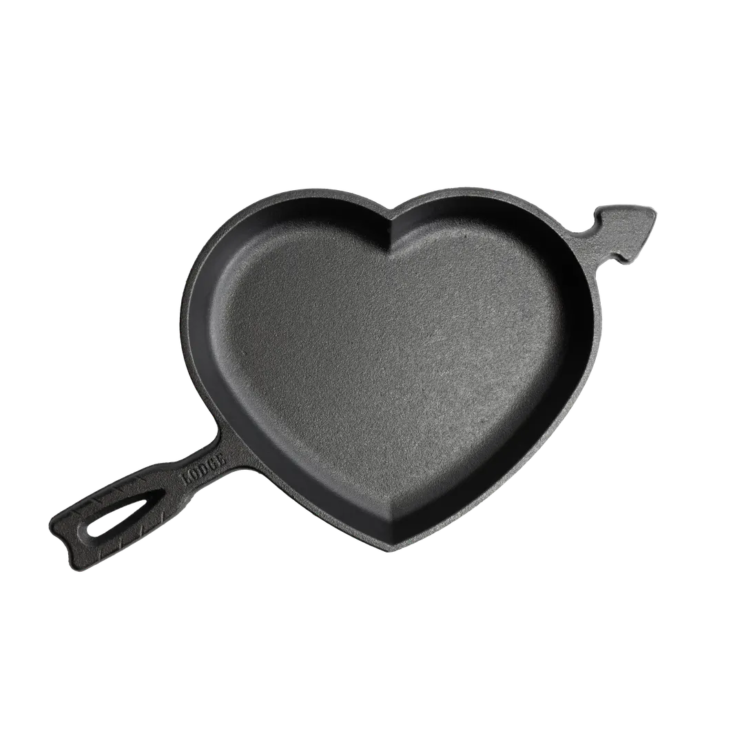 Lodge LHRTSK Skillet – Heart‑Shaped, 13-2/7" W x 1-2/7" H, Single Handle, Induction Ready, Cast Iron