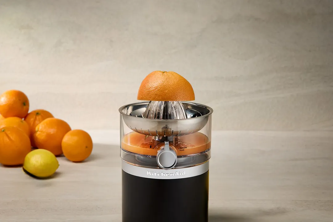 KitchenAid KCJR161BM Cordless Citrus Juicer, 16 oz / Black Matte (Removable Battery Included)