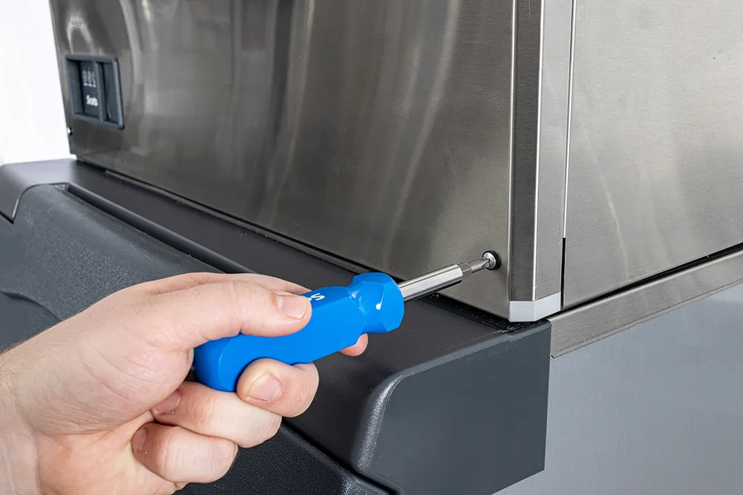 Scotsman MC0830SAX-32 Cube‑Style Ice Maker 30‑39" Wide 921 lb/24h Air‑Cooled ICELINQ AgION R290