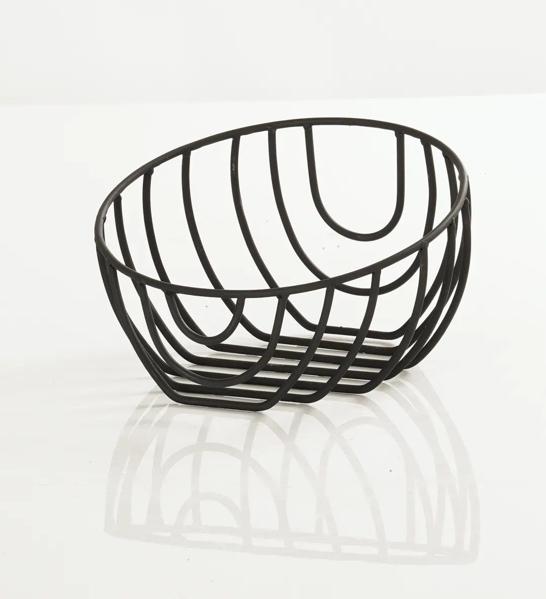 Cal-Mil 23758-9-13 Madison Wire Basket, 14.25"W x 14.25"D x 9.25"H, Round, Black Wire