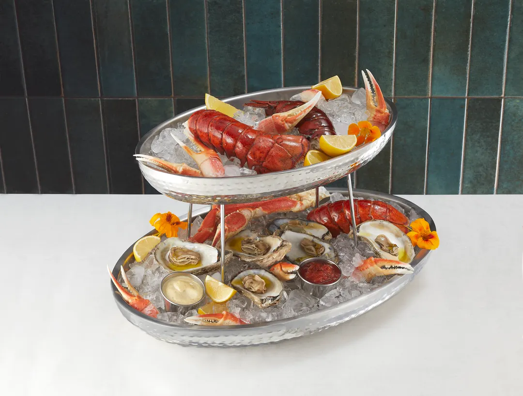 American Metalcraft DWHVSEA14 Hammered Double Wall Oval Seafood Tray, 14" Length, Stainless Steel