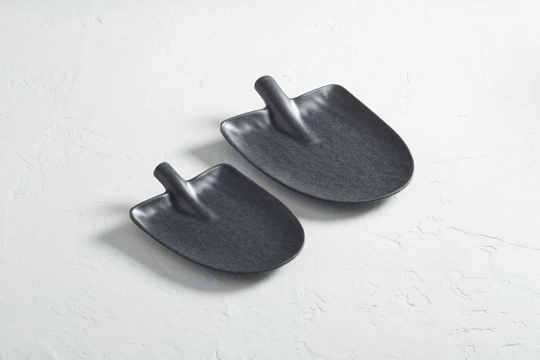 American Metalcraft SP8MN Plastic Shovel Platter, Oval 8.5" x 6.25" x 1.6" Melamine, Midnight Gray