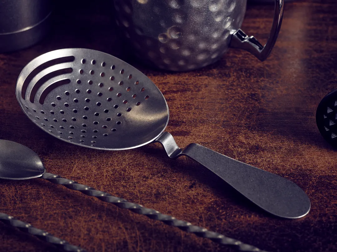 Steelite GWJUL2V Julep Strainer, 7.125" x 3.0" x 0.875", 18/10 SS, Dishwasher Safe - 1 Dozen