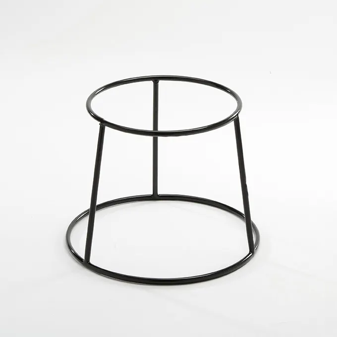 American Metalcraft RSRB Pizza Stand - 7-1/2" Top, 9-5/8" Bottom, 7-3/8" H, Rubber‑Coated Steel, Black