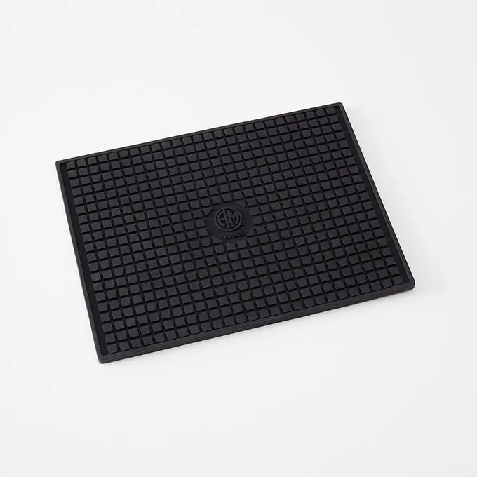 American Metalcraft TRV875 Silicone Trivet, 8-3/4" L x 6-1/2" W x 1/4" H, Black, For CIG85