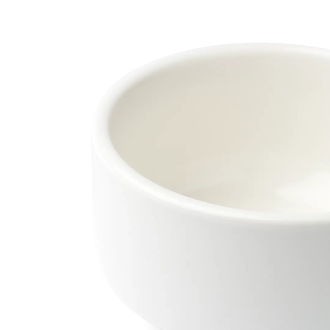 Browne USA 5630150 - 4" Round White Porcelain Bowl, 7 fl oz, General Use, Vitrified - Dozen