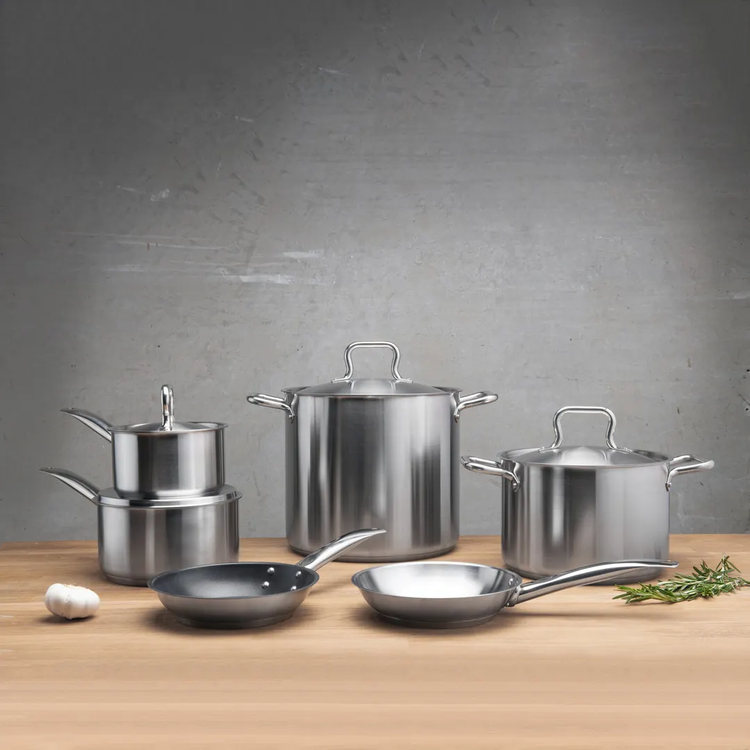 Browne USA 5734185 5qt Sauté Pan,11‑4/5" Dia x 3" H, Stainless Riveted Handle, Cover,Induction Ready