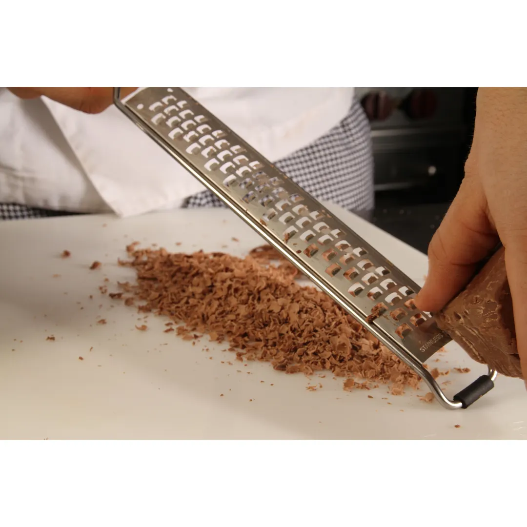 Mercer M35405 Grater – 8‑7/8" x 1‑3/16" Blade, 15" Length, 18/8 Blades, Santoprene Handle, Cover