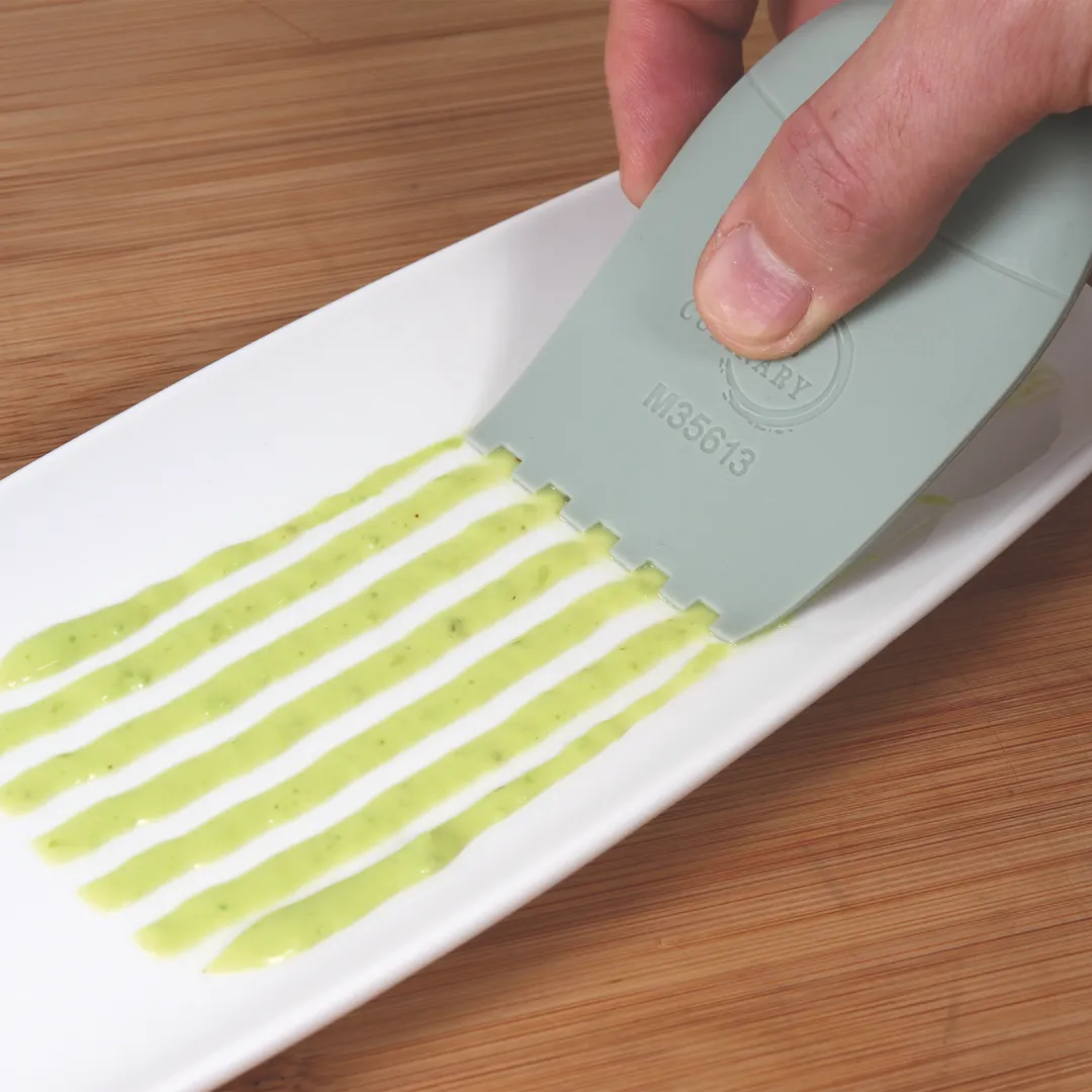 Mercer M35613 Silicone Wedge 3/4" x 2-1/2" 2-1/4" Tip 5mm Notch 480°F Color-Coded Dishwasher Safe