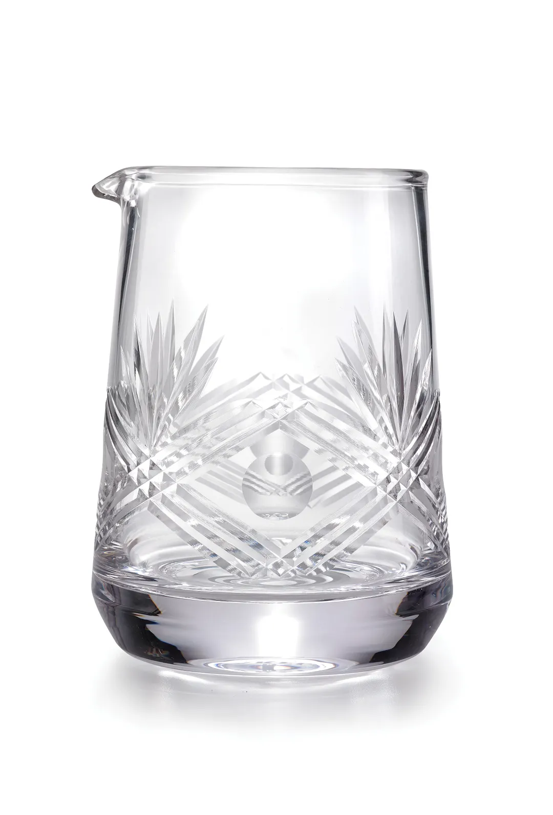 Mercer M37175 Mixing Glass, 25-32 oz 750 ml, 4 1/4" Dia x 5-5/8" H Base Pouring Spout Tempered Glass