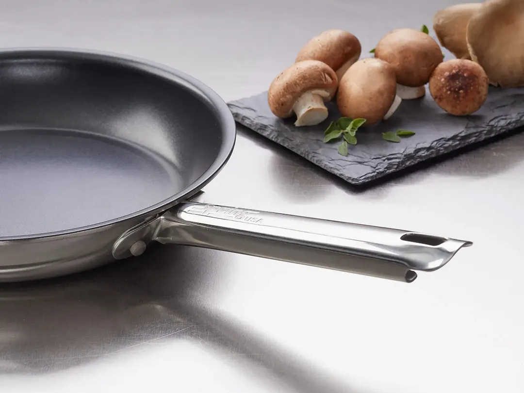 Spring USA 8478-60/16 Vulcano Fry Pan, 8 oz (0.5 pt) 6" dia x 1‑1/8" H, Quantanium finish, induction‑ready, 500°F max