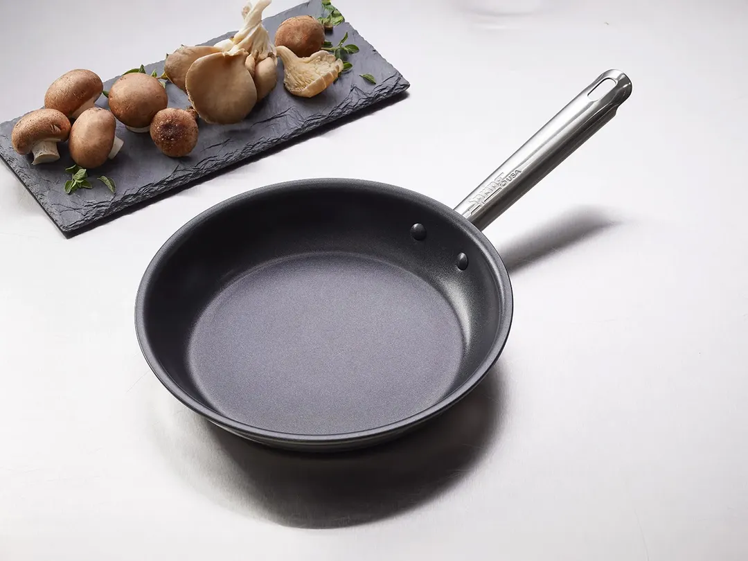 Spring USA 8478-60/16 Vulcano Fry Pan, 8 oz (0.5 pt) 6" dia x 1‑1/8" H, Quantanium finish, induction‑ready, 500°F max