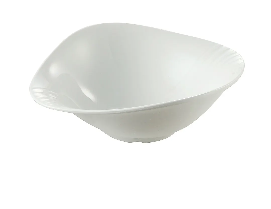 Yanco MD-918 Milando Triangular Bowl, 3.5 Qt (96‑127 Oz), 18" x 14½" x 5" Melamine White