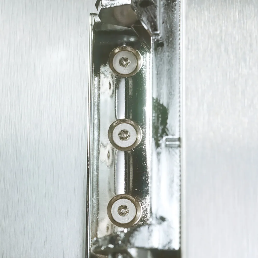 Traulsen RL132N-COR02 26" 1-Section Reach-In Freezer, Top Mounted, 21.9 cu. ft., Stainless Steel