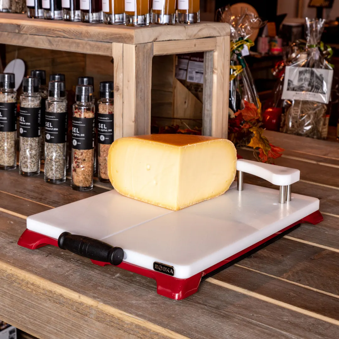 Boska 900000 Red Cheese Cutter – 14.09"W x 18.77"D x 4.05"H, Frame, HMPE Board, Stainless Rail & Wire