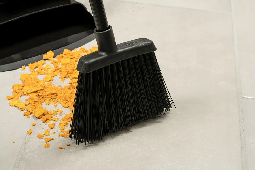 Carlisle 4686003 Lobby Broom - Duo-Sweep Unflagged, 30" Black Metal Handle, Black Finish