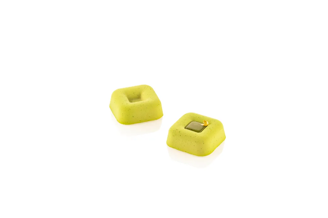 Louis Tellier SQ090 Square Savarin Mold, 3.04 Oz, 2.67" Dia × 1" H, Silicone, Uncoated