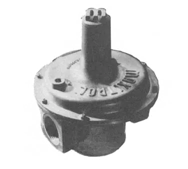 Southbend 4450010 1-1/4" npt gas pressure regulator LP gas - preset @ 10" max. cap. 2,500,000 BTU