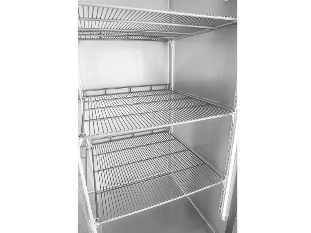 Vitlife Commercial VRB27FG 27" 1-Solid Door Reach-In Freezer, Bottom Mounted, 21 cu. ft., Stainless Steel