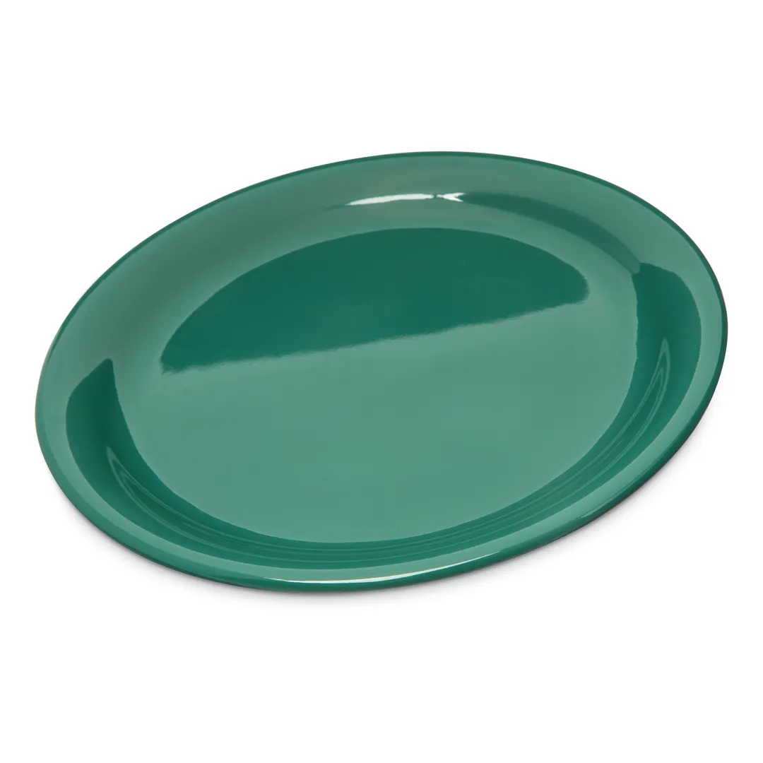 Carlisle 4300409 - Durus® 9" Meadow Green Melamine Plate, Narrow Rim, Dishwasher Safe, 212°F