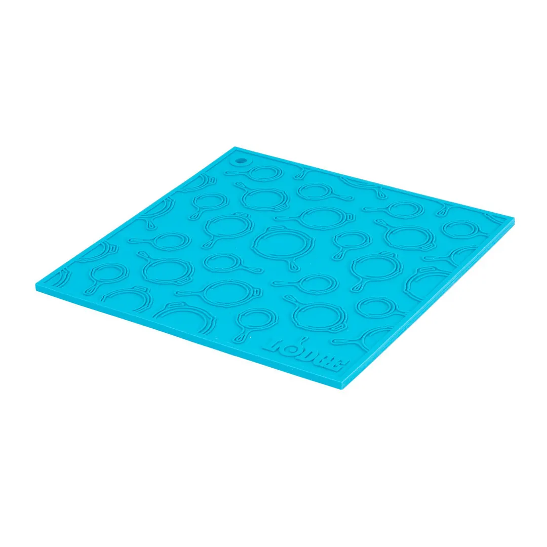 Lodge AS7SKT35 - 7" Turquoise Silicone Trivet, 500°F Surface / 400°F Hands, BPA Free