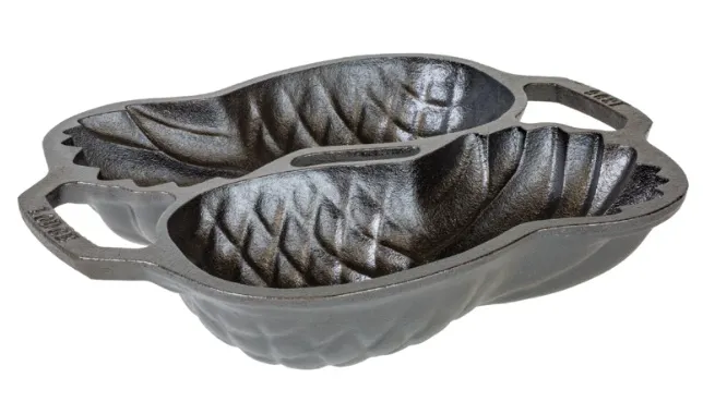 Lodge L2PP Pineapple Baking Pan, 8-7/10"W x 13"D x 2-7/10"H, Cast Iron, Naturally Seasoned