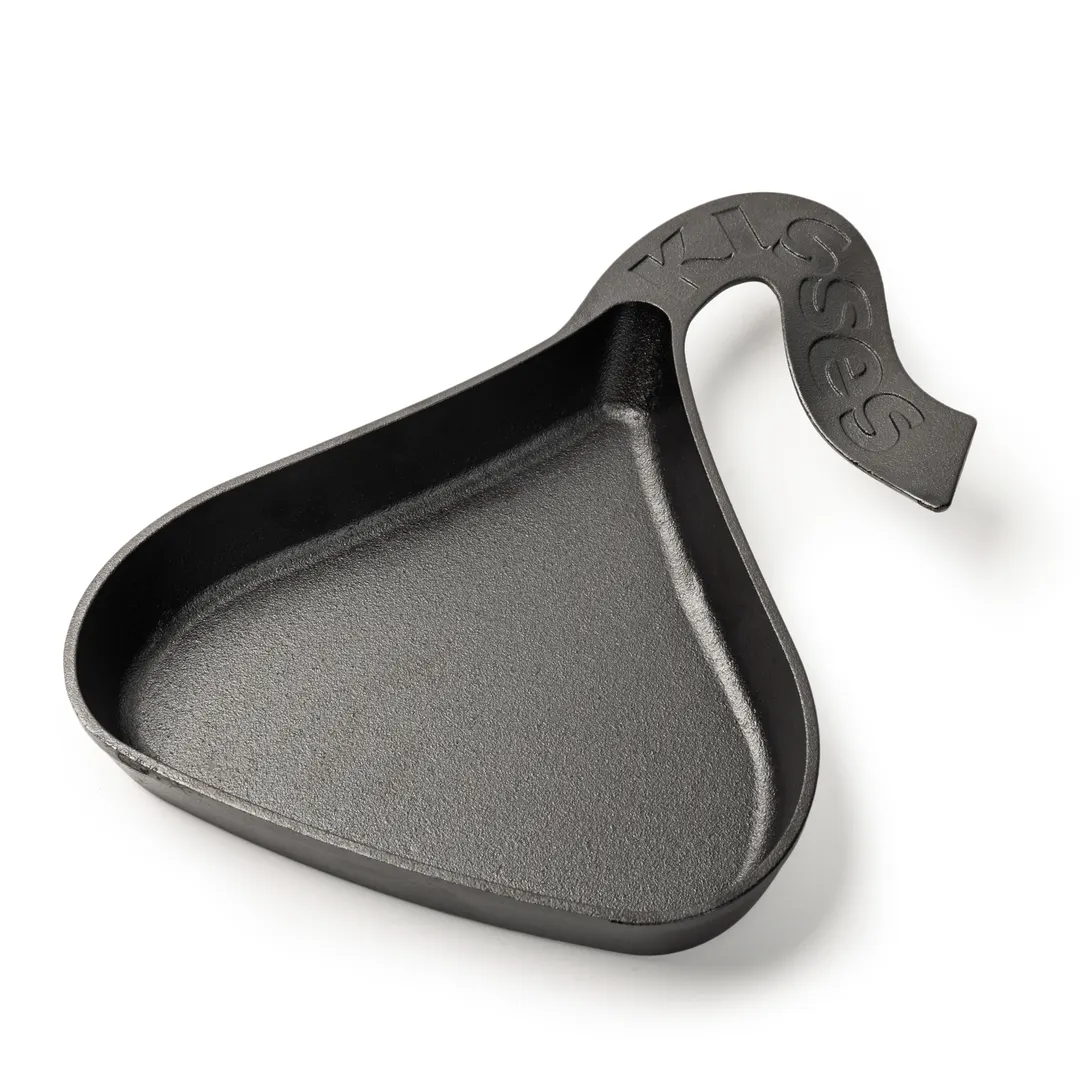 Lodge L9HKISS - Seasoned Cast Iron 9" Hershey's Kiss Skillet, 8-9" Top Diameter