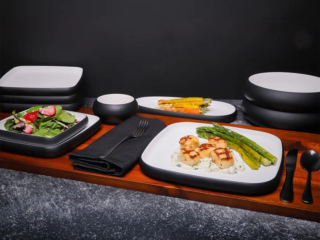GET 21373-TOH/BK Melamine Square Plate, 6.5" Dia., Honey Interior, Raven Exterior, Cheforward Hatch