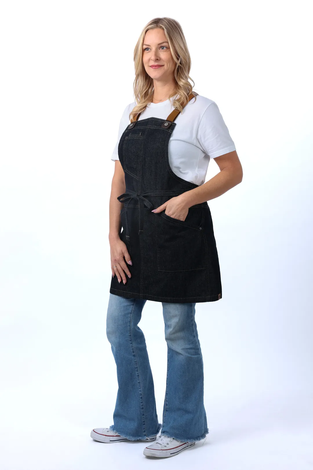 Chef Works ABS01WS-IBL-0 Snap Bib Apron, 27.5"L x 28.7"W, 3 Pockets, 100% Cotton, Indigo Blue