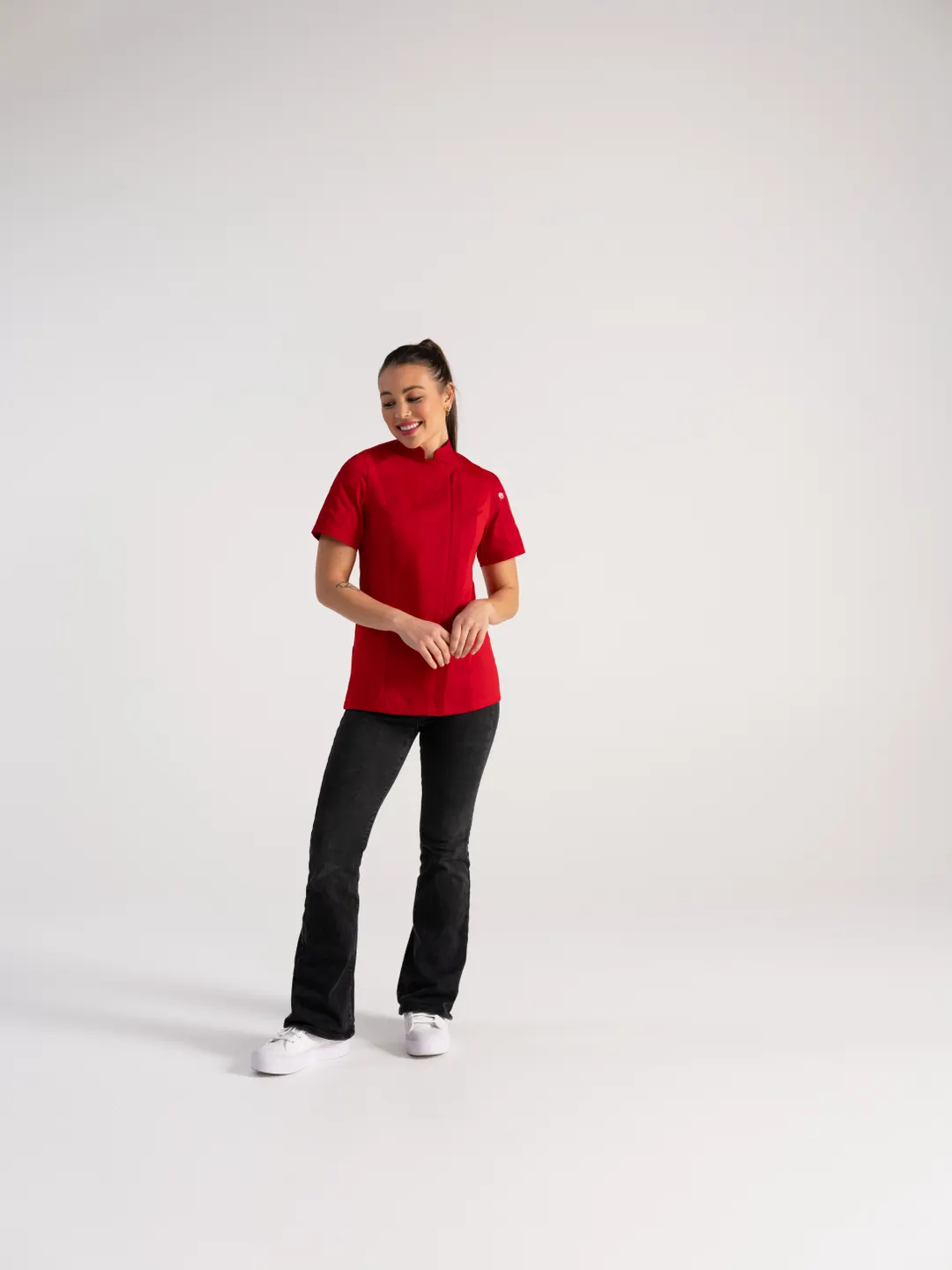 Chef Works BCWSZ006-RED-3XL - Women's Chef Coat, Red 3XL Short Sleeve, 65% Polyester/35% Cotton, Cool Vent Side Panels, Zipper Front