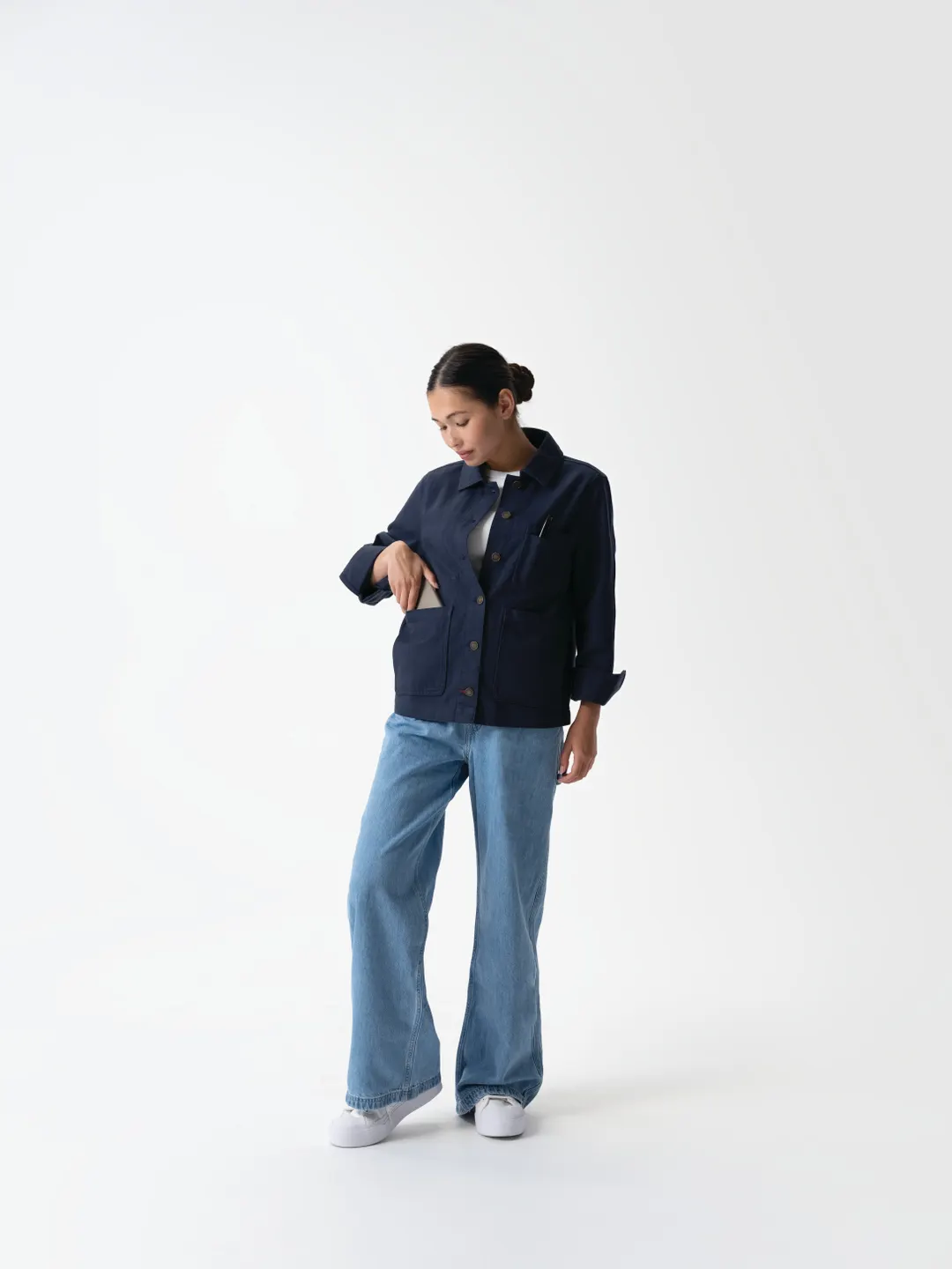Chef Works CEL01W-NAV-3XL - Women's Navy Coat, 3XL, 100% Cotton, Long Sleeve, Stitching, Hip Pockets