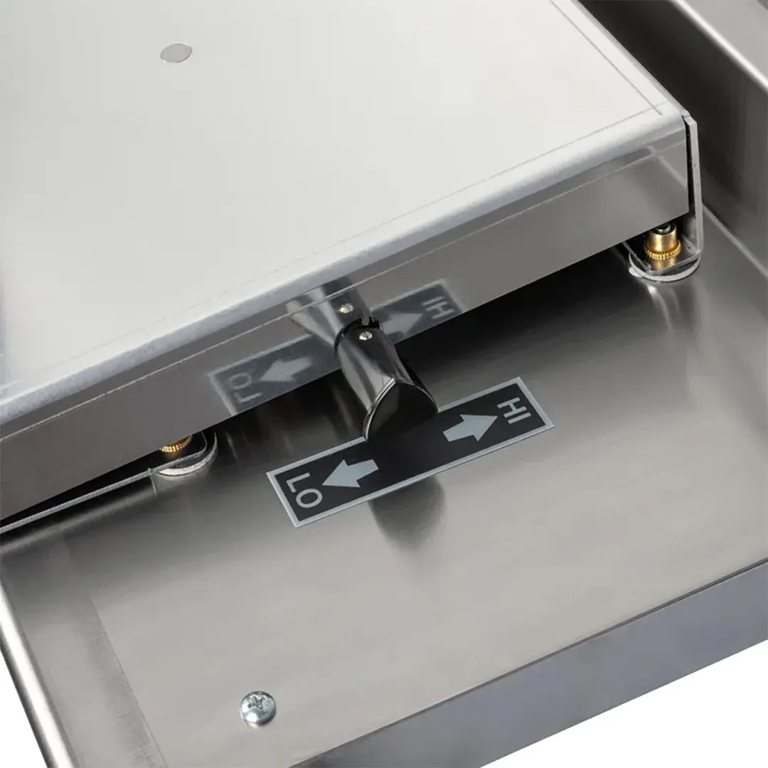 Hobart W32C-5 Wrap Station, 22.5"W x 26"D, 3-Roll Film Capacity, 8-18" Wide, Teflon Coated Hotplate, 120V