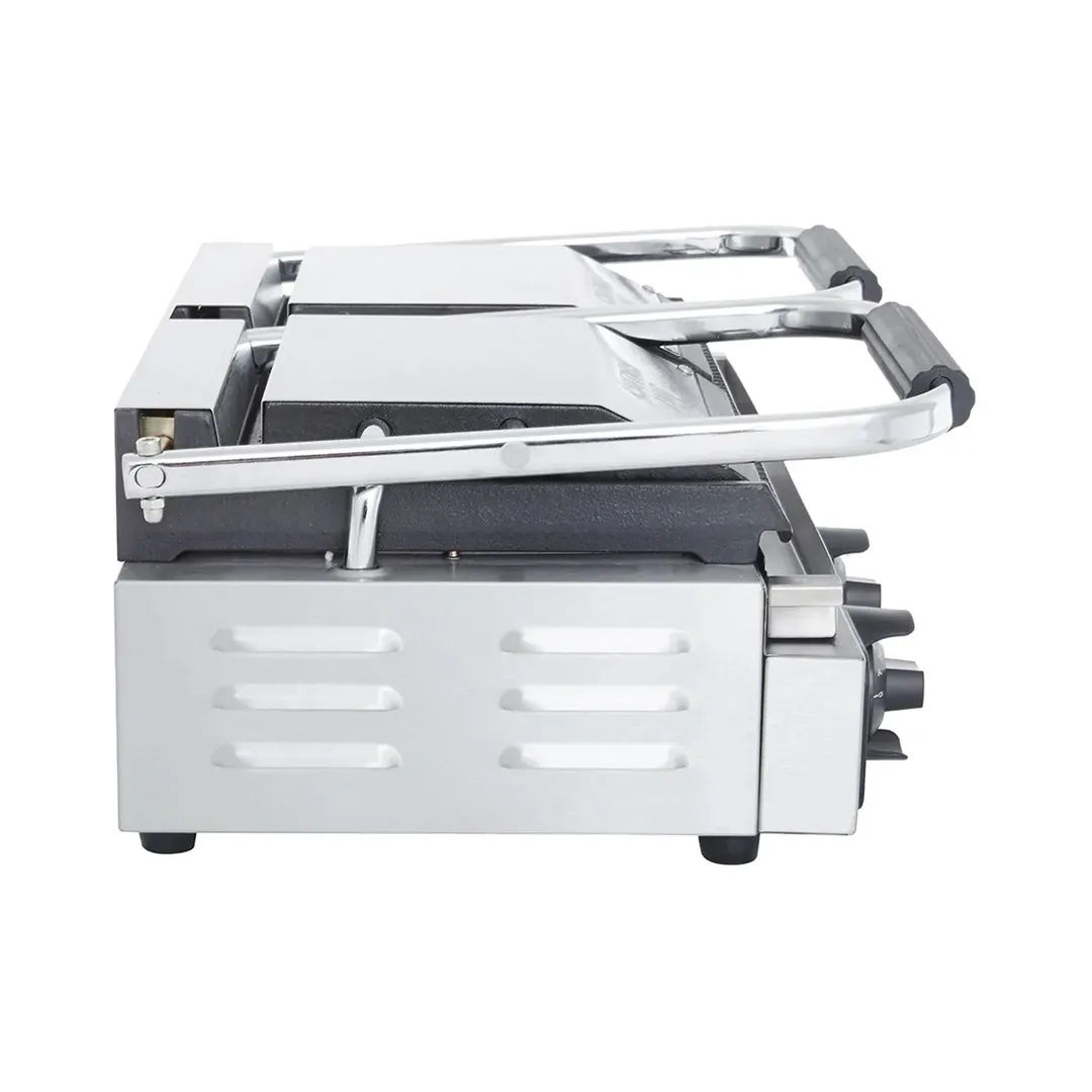 Vollrath 40795 Cayenne® Italian Panini Sandwich Press - 19" x 9 1/8" Cooking Surface - Open Box