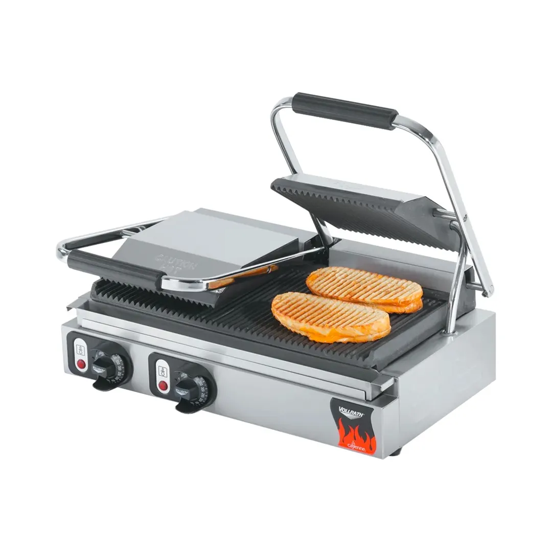 Vollrath 40795 Cayenne® Italian Panini Sandwich Press - 19" x 9 1/8" Cooking Surface - Open Box