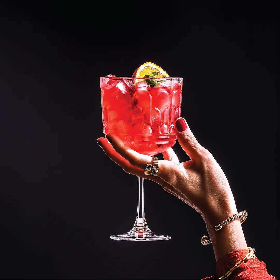 LAV HORECA ARH747 - Cocktail Glass, 15.9 oz (7 3/4" H x 4" Rim), Stemmed Glass, Soda Lime, 6/Case